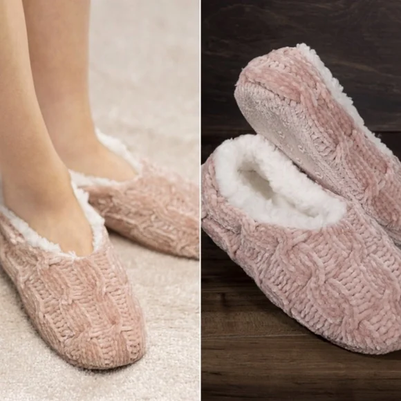 LAST Pair! Cozy Comfy Sherpa Lined Slippers w/Anti-slip Grip Bottoms - Picture 3 of 8